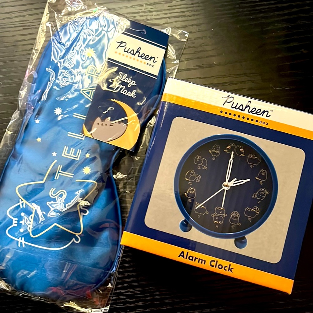 Pusheen sleep mask & Pusheen clock